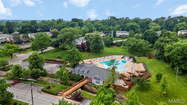 1541 E Swan Circle, Brentwood, MO 63144