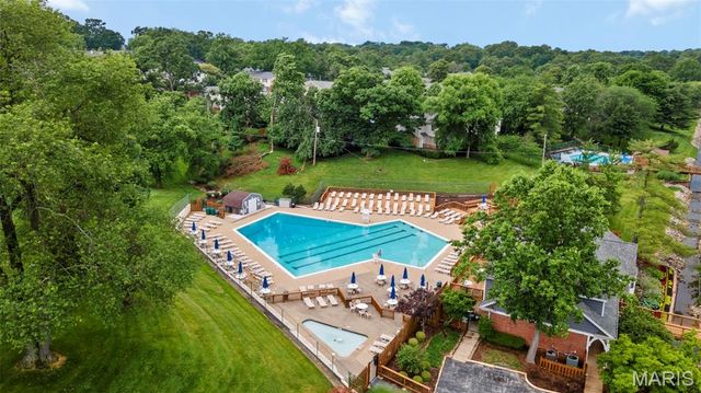 1541 E Swan Circle, Brentwood, MO 63144