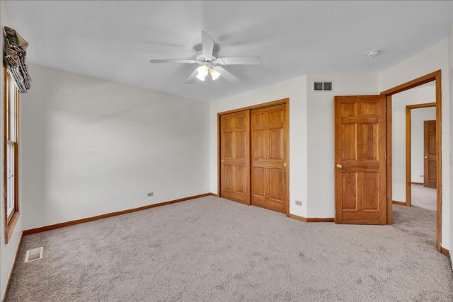 24963 Heritage Oaks Drive, Plainfield, IL 60585