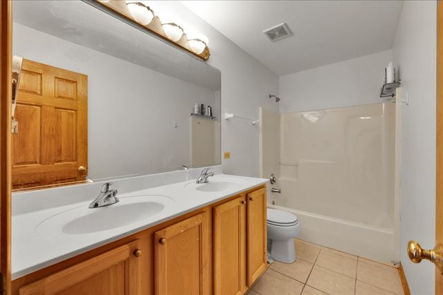 24963 Heritage Oaks Drive, Plainfield, IL 60585