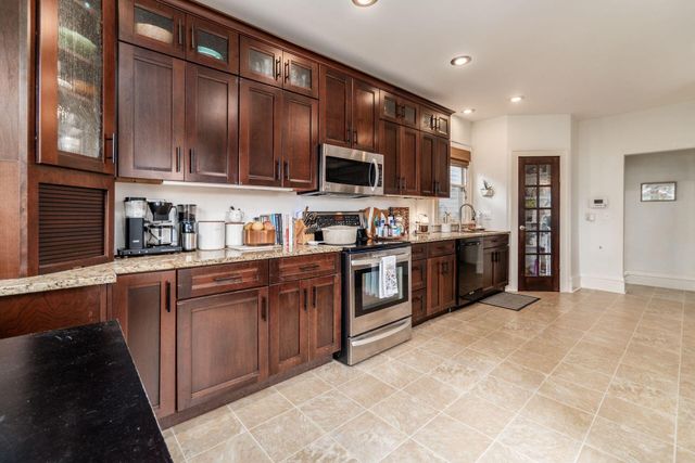 64 E Kelso Road, Columbus, OH 43202