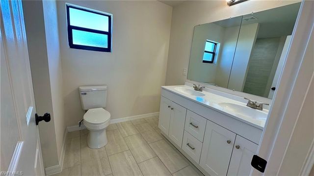 1105 NE 6th PL, Cape Coral, FL 33909