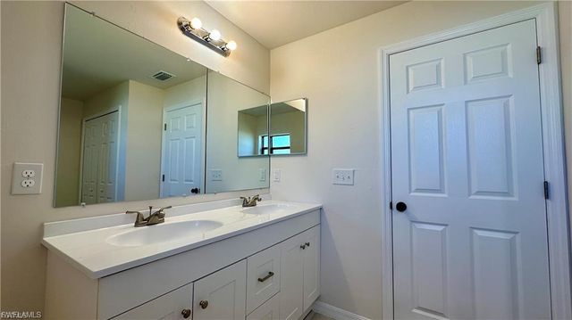 1105 NE 6th PL, Cape Coral, FL 33909
