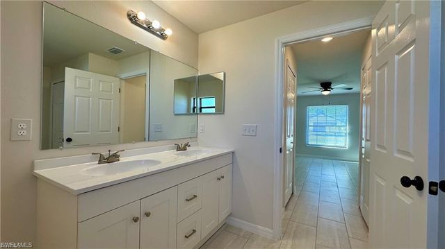 1105 NE 6th PL, Cape Coral, FL 33909