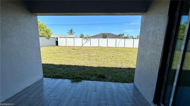 1105 NE 6th PL, Cape Coral, FL 33909