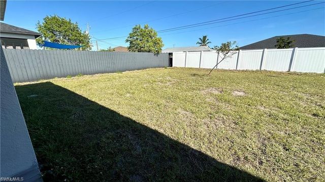 1105 NE 6th PL, Cape Coral, FL 33909