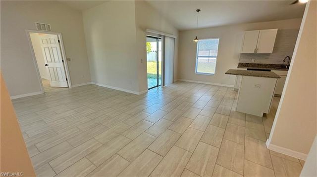 1105 NE 6th PL, Cape Coral, FL 33909