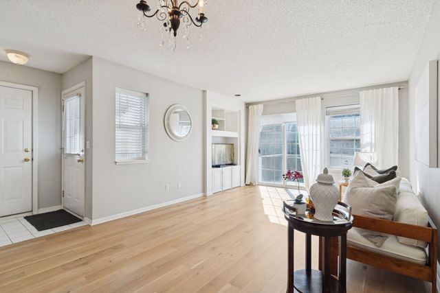 2425 Upland Lane N F, Plymouth, MN 55447