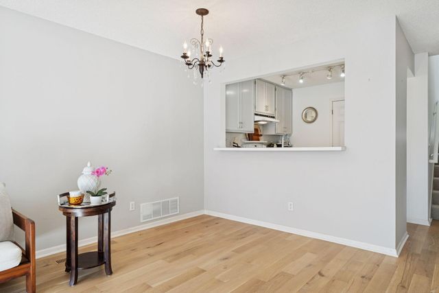 2425 Upland Lane N F, Plymouth, MN 55447