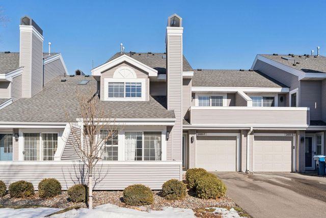 2425 Upland Lane N F, Plymouth, MN 55447