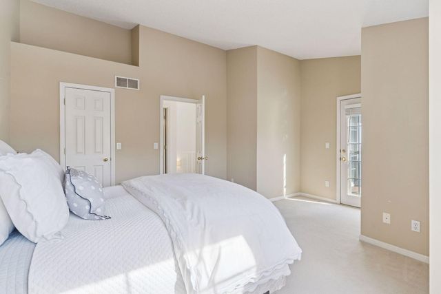 2425 Upland Lane N F, Plymouth, MN 55447