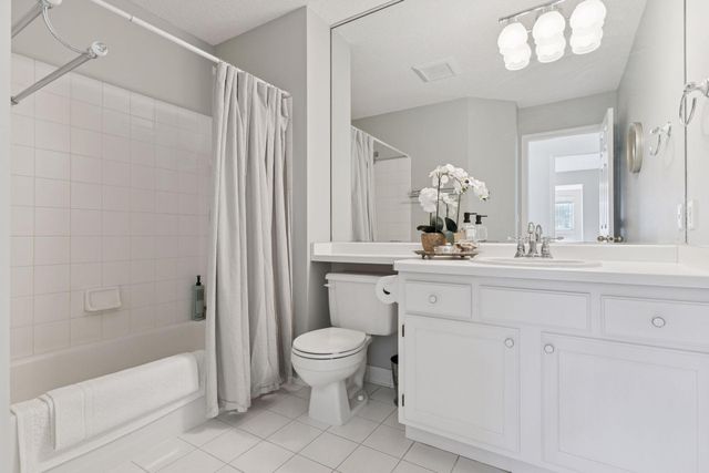 2425 Upland Lane N F, Plymouth, MN 55447