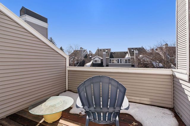 2425 Upland Lane N F, Plymouth, MN 55447