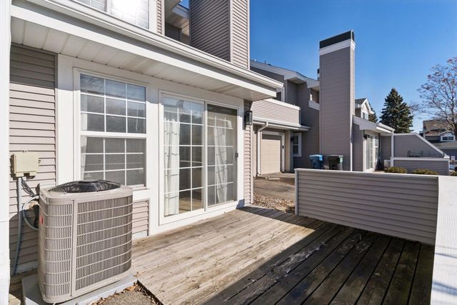 2425 Upland Lane N F, Plymouth, MN 55447