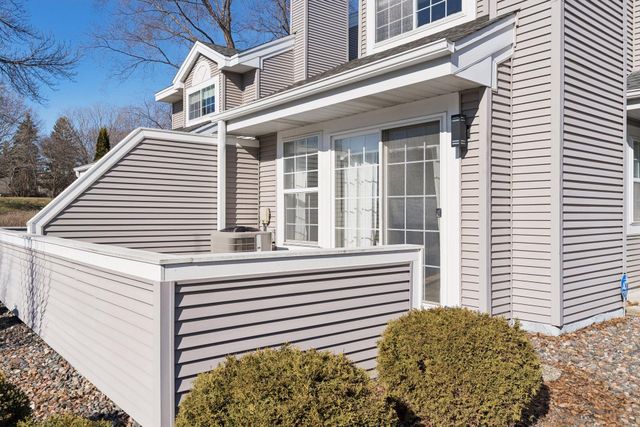 2425 Upland Lane N F, Plymouth, MN 55447