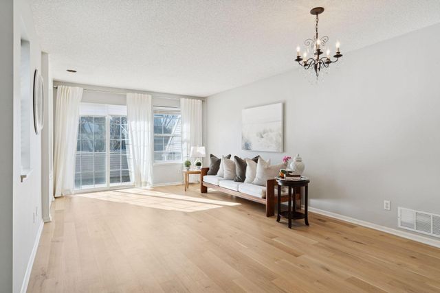 2425 Upland Lane N F, Plymouth, MN 55447