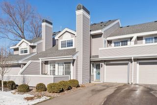 2425 Upland Lane N F, Plymouth, MN 55447