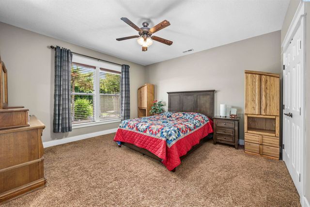 4802 Meadow View Drive, Pasco, WA 99301