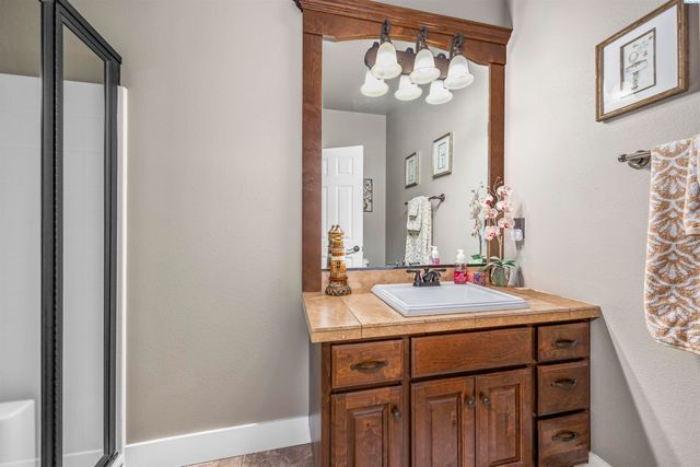 4802 Meadow View Drive, Pasco, WA 99301
