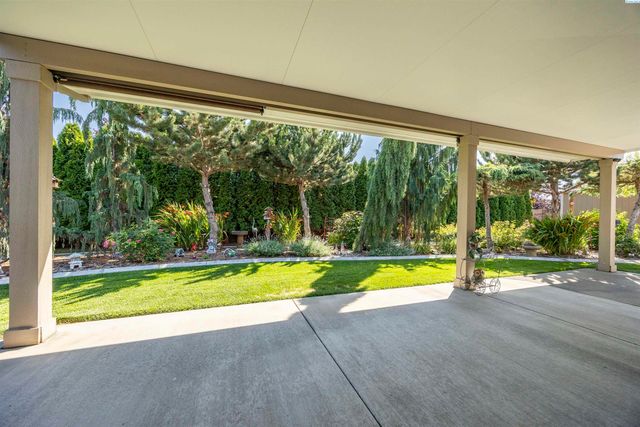 4802 Meadow View Drive, Pasco, WA 99301