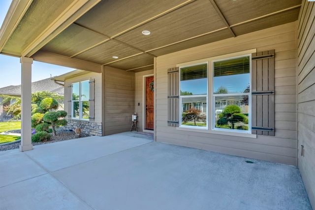 4802 Meadow View Drive, Pasco, WA 99301