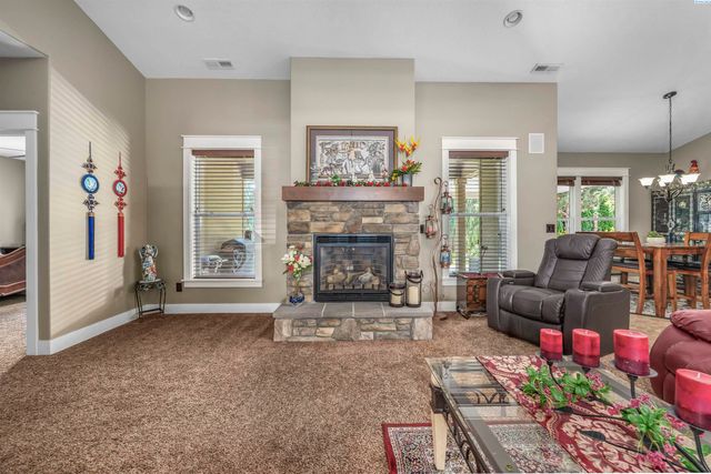 4802 Meadow View Drive, Pasco, WA 99301