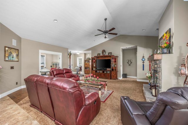 4802 Meadow View Drive, Pasco, WA 99301