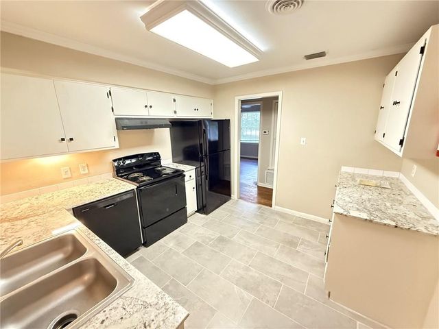 108 Hilltop Drive E, Mobile, AL 36608