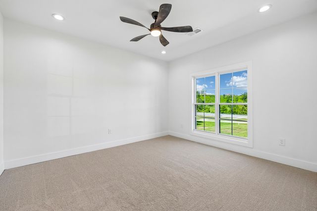 8465 Hartsville Pike, Lebanon, TN 37087
