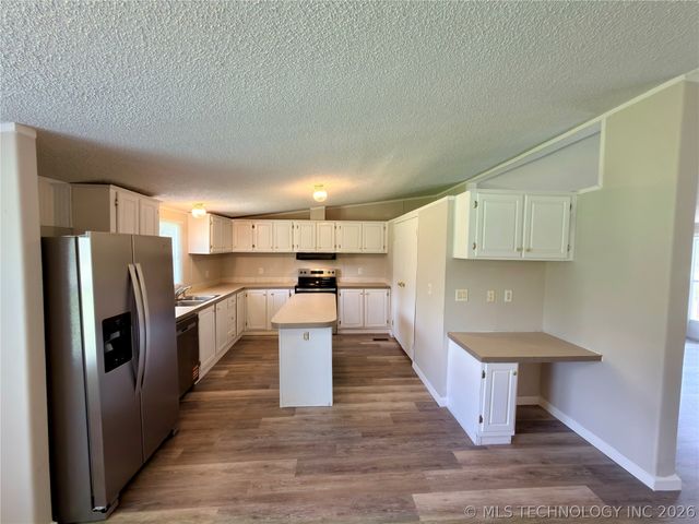 20800 S 200 Road, Okmulgee, OK 74447