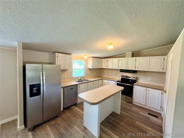 20800 S 200 Road, Okmulgee, OK 74447