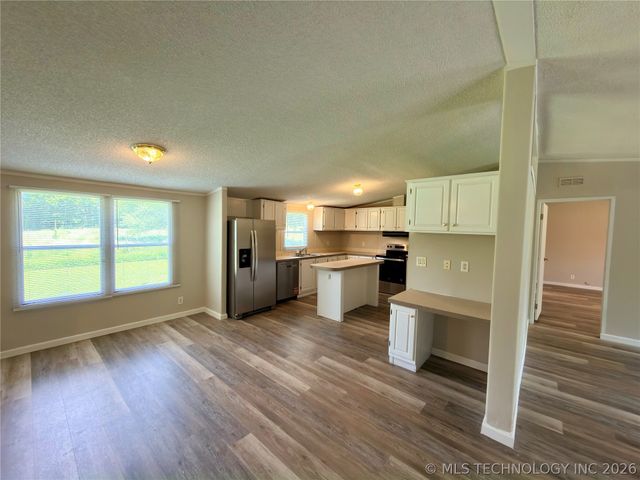 20800 S 200 Road, Okmulgee, OK 74447