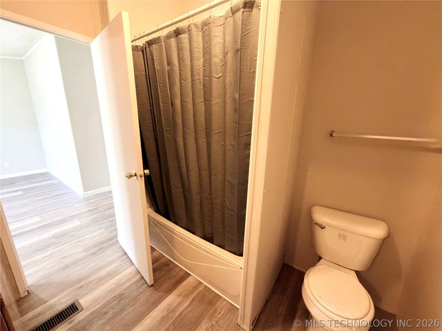 20800 S 200 Road, Okmulgee, OK 74447
