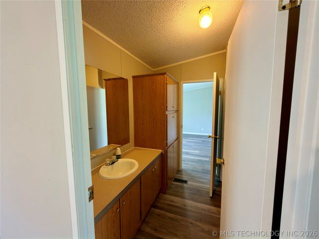 20800 S 200 Road, Okmulgee, OK 74447