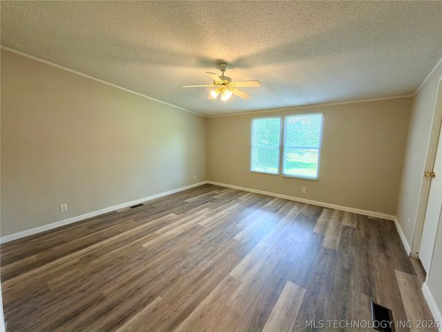 20800 S 200 Road, Okmulgee, OK 74447