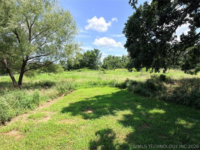 20800 S 200 Road, Okmulgee, OK 74447