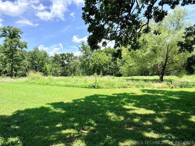 20800 S 200 Road, Okmulgee, OK 74447