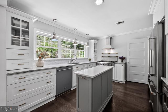 30 OAK LN, Berwyn, PA 19312