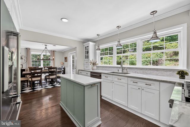 30 OAK LN, Berwyn, PA 19312