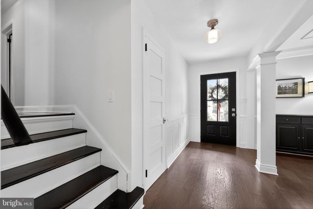 30 OAK LN, Berwyn, PA 19312