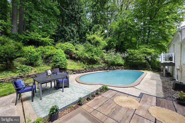 30 OAK LN, Berwyn, PA 19312