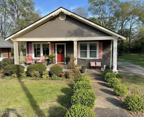 209 S Jackson Street, Crystal Springs, MS 39059