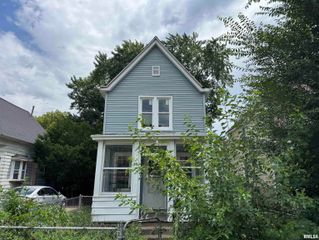 920 S MATTHEW Street, Peoria, IL 61605