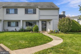 607 FREEDOM CIR #328, Harleysville, PA 19438