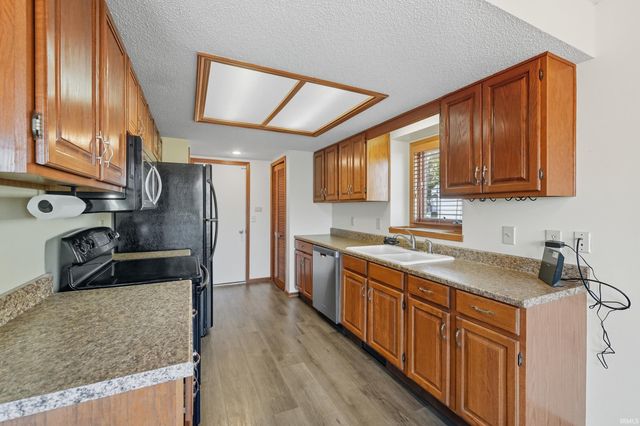 5001 Lonesome Oak Trail, Fort Wayne, IN 46845