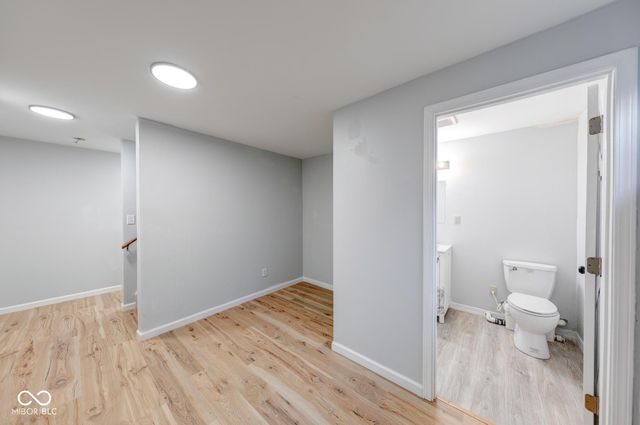 2042 Thousand Oaks Boulevard, Indianapolis, IN 46214