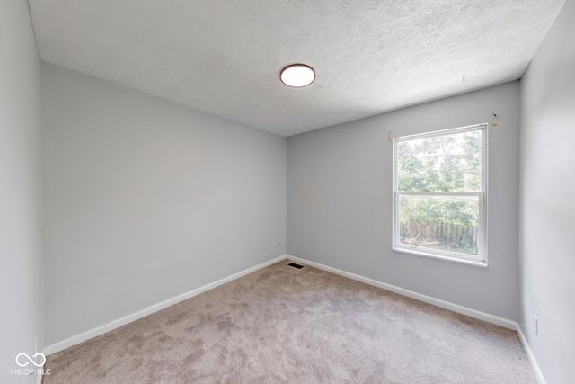 2042 Thousand Oaks Boulevard, Indianapolis, IN 46214