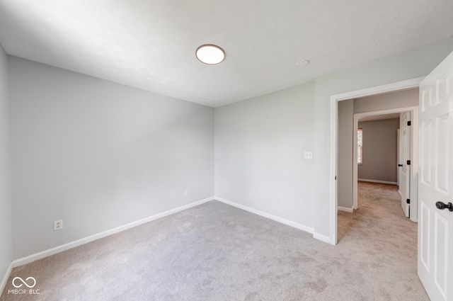 2042 Thousand Oaks Boulevard, Indianapolis, IN 46214