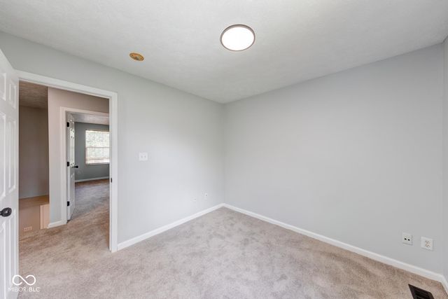 2042 Thousand Oaks Boulevard, Indianapolis, IN 46214