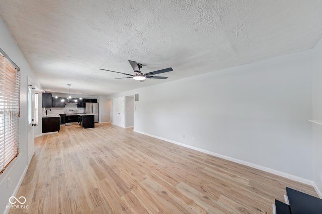 2042 Thousand Oaks Boulevard, Indianapolis, IN 46214